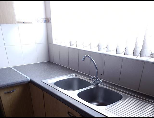 3 bed property to rent in FAIRFIELD ESTATE
